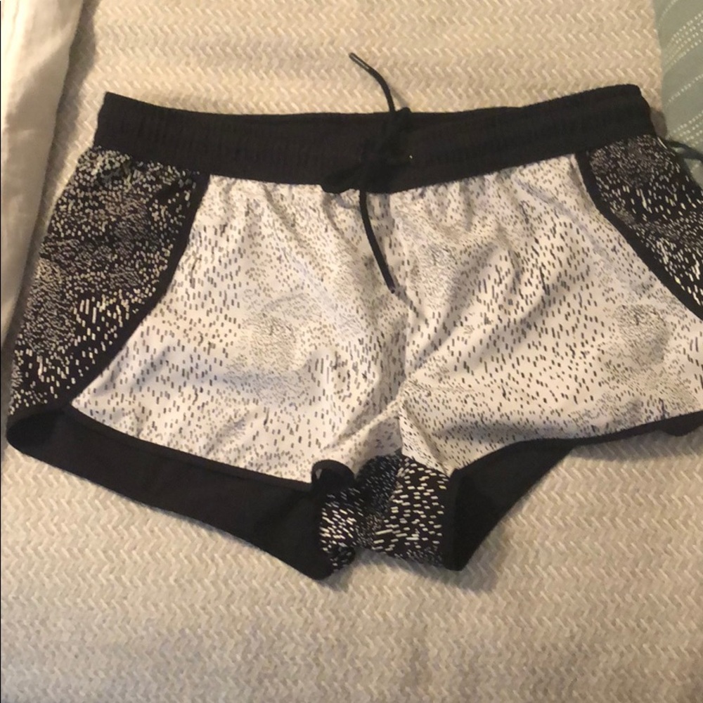 Fabletic Carrie Shorts